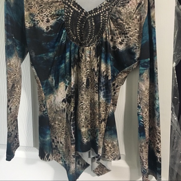 Blouse - Picture 2 of 5